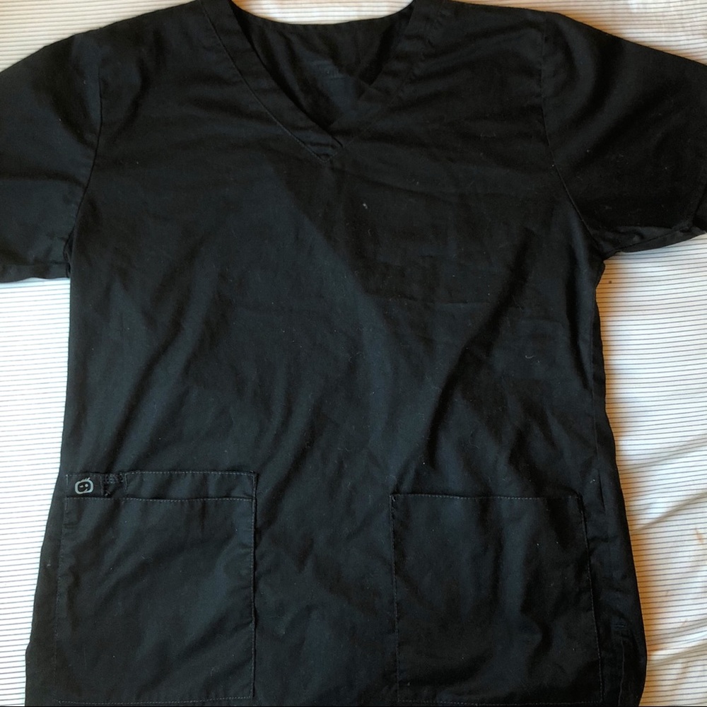 Black wonderwink scrub top